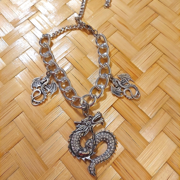 Silver toned bling boot chain dragons motif perfect for concert festival cosplay - Picture 1 of 4
